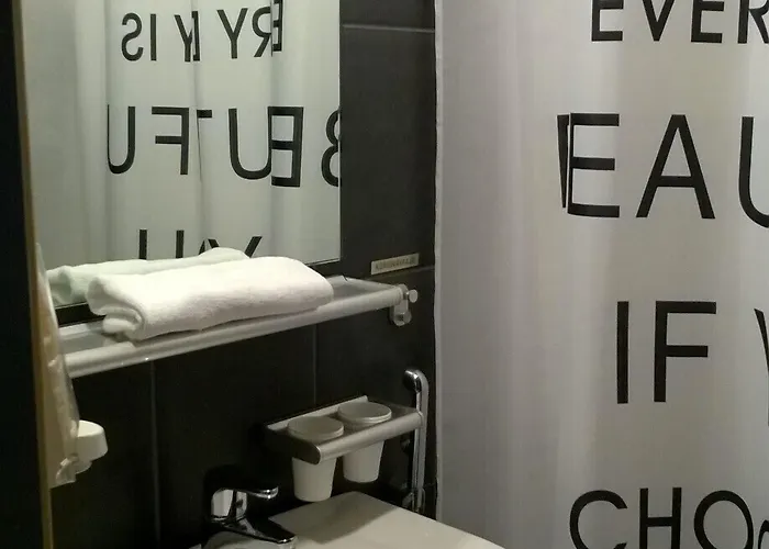 Uusikuu 3* S:t Michel